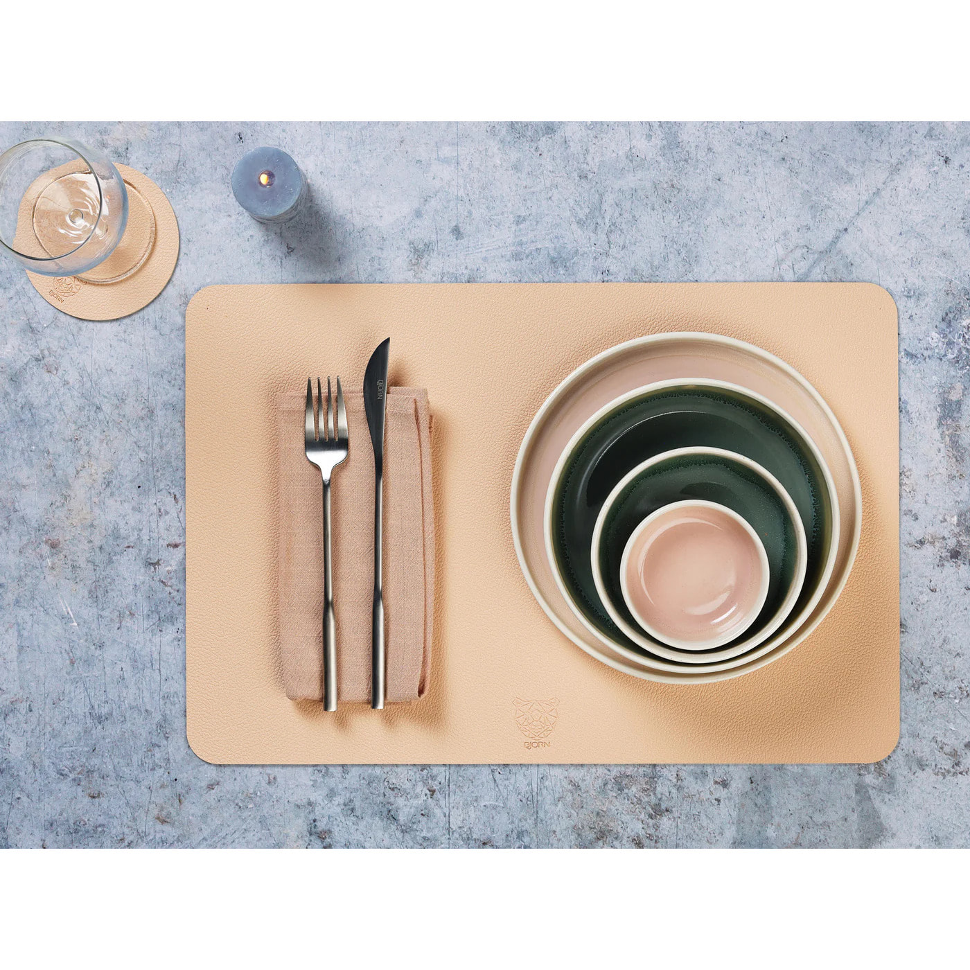 Set de table rectangulaire réversible - 6 pièces - Cuir recyclé rose pâle et vert pâle