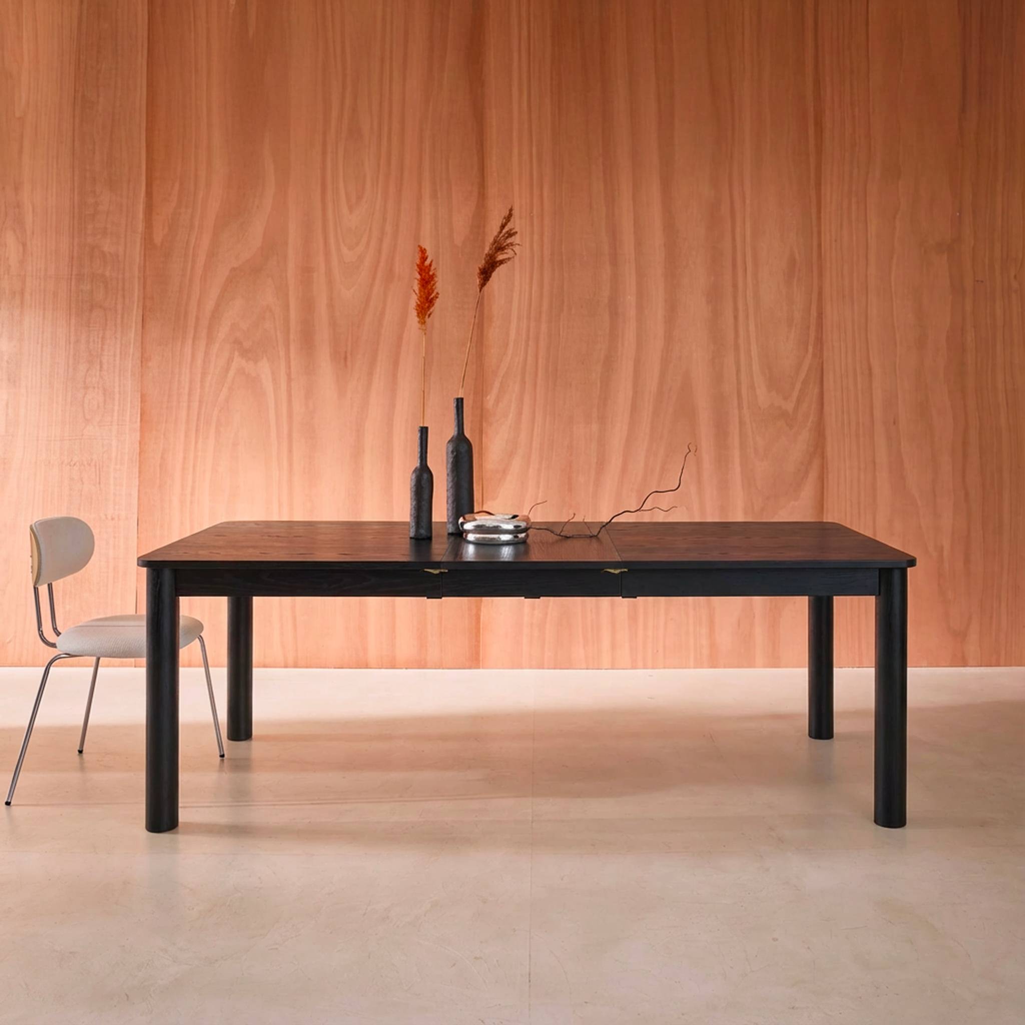 Table à manger rectangulaire extensible bois d'hévéa et placage chêne noir 6 à 10 places - 170-270cm - Solene