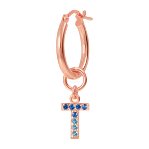 Orecchino a Cerchio con Ciondolo Lettera T in Pavé di Cubic Zirconia Bianche