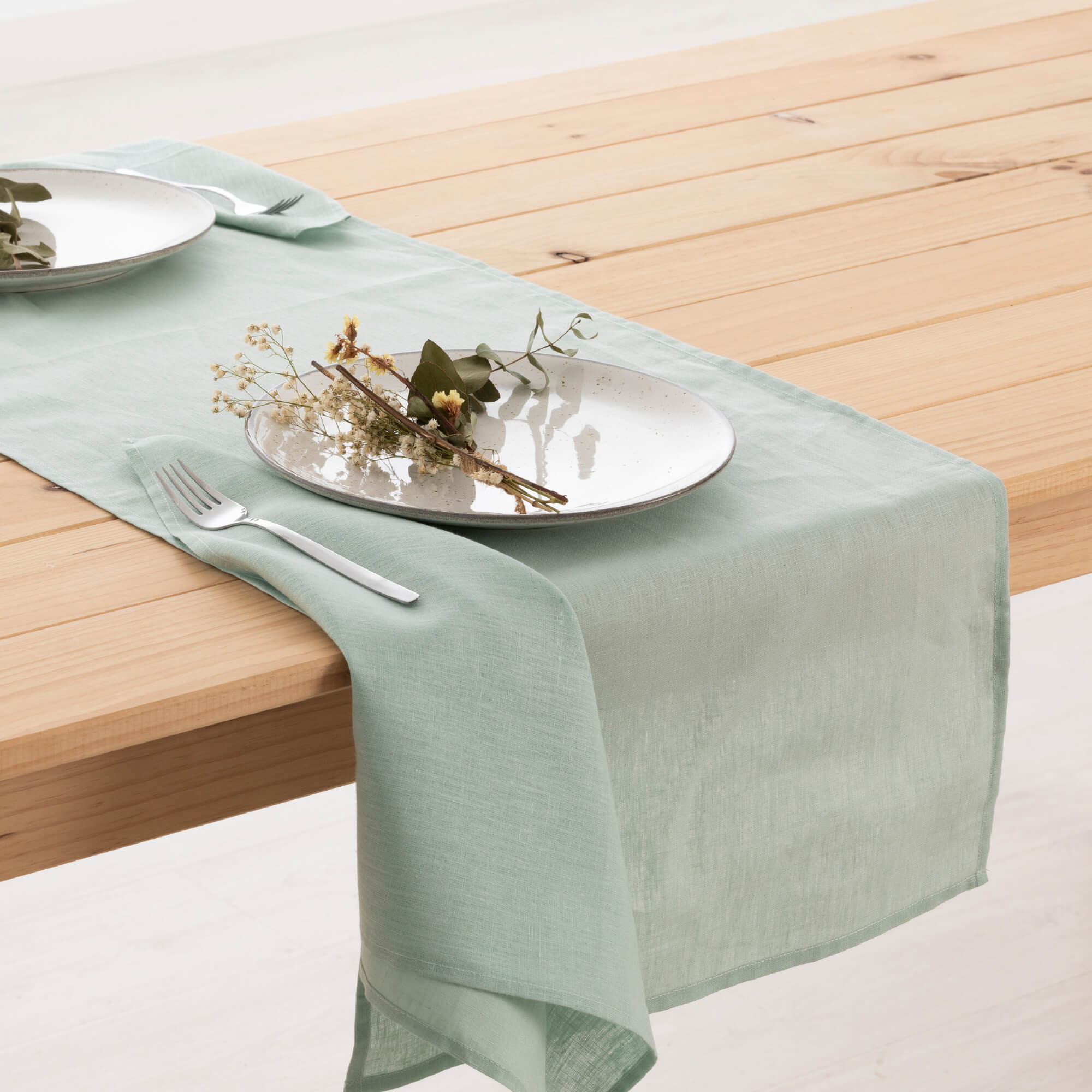 Chemin de table 100% lin Aqua 45x140 cm