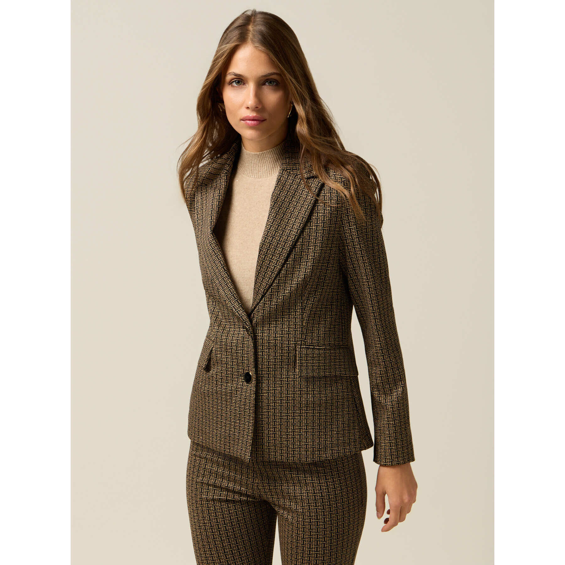 Oltre - Blazer realizado en punto milano fantasía - Oro