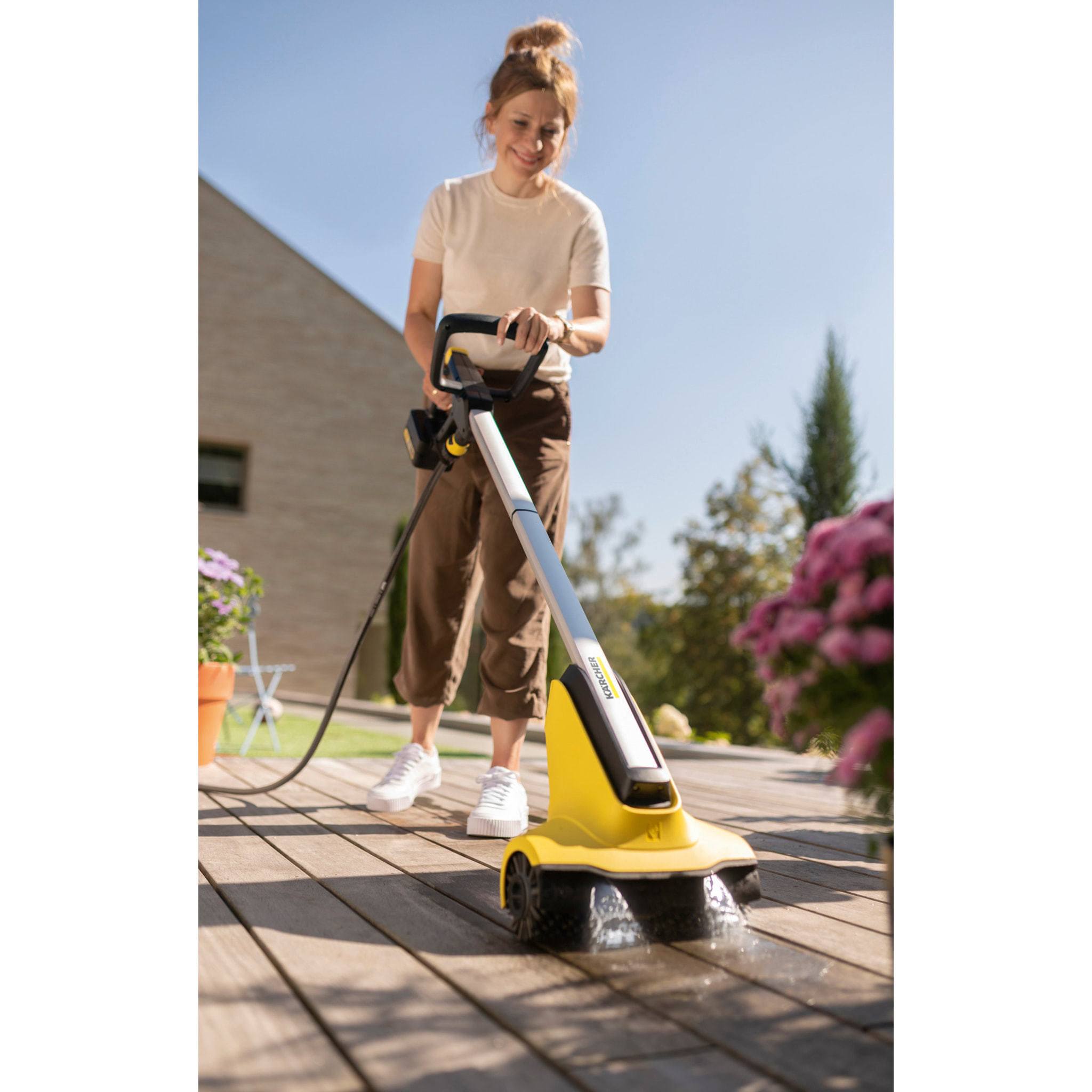 Nettoyeur de terrasses sans fil Karcher PCL 3-18 - Batterie 18V 2.5 Ah- Largeur de travail 320 mm- batterie et chargeur inclus
