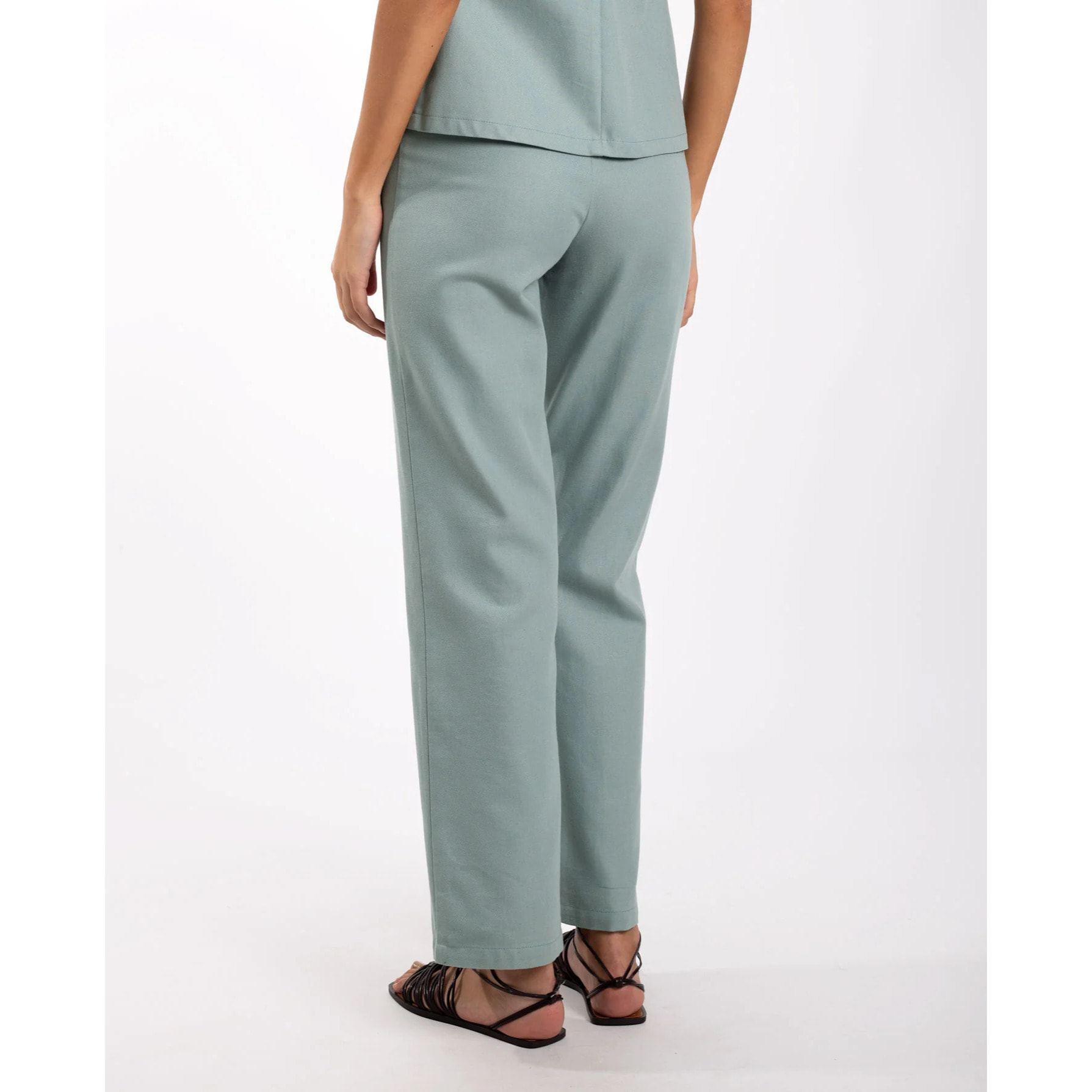 Pantalón recto de mujer