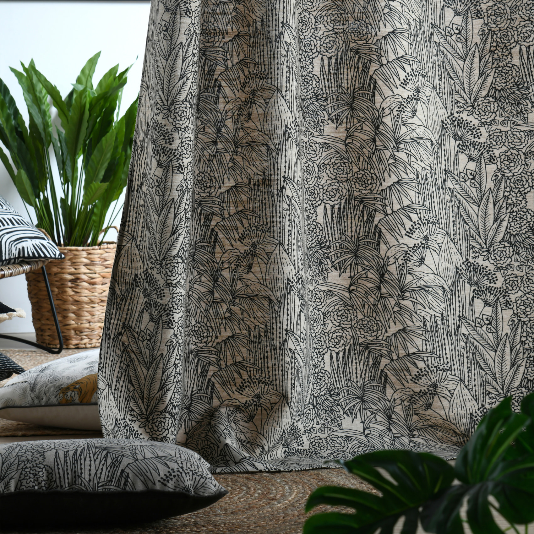 Rideau tamisant motif végétal exotique - Noir