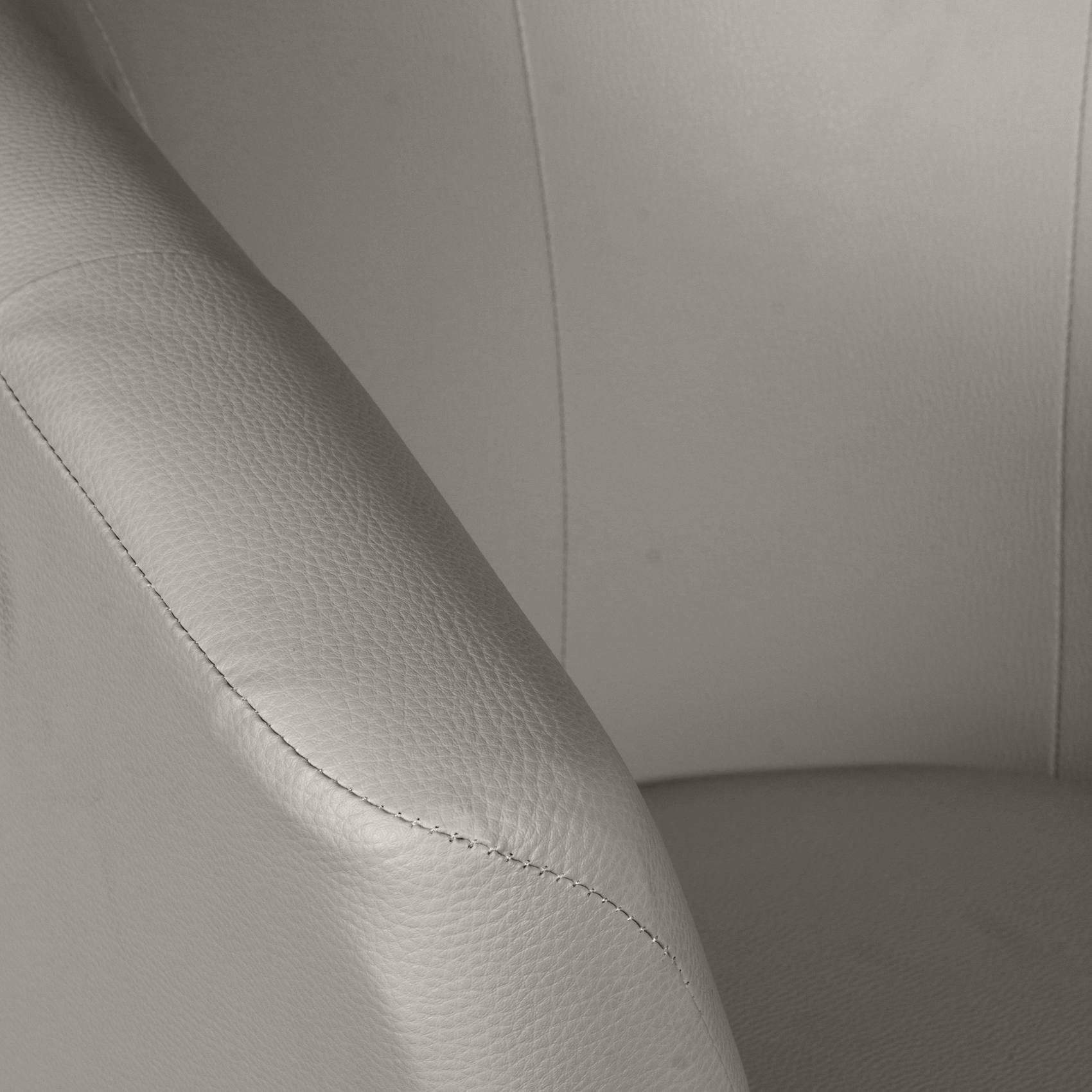 Poltrona Ago, Poltrona da salotto, Seduta imbottita, Sedia con braccioli in ecopelle, 64x63h76 cm, Grigio