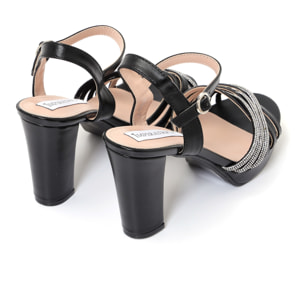 Sandali in simil pelle con tacco alto comodo e fasce ricoperte di strass