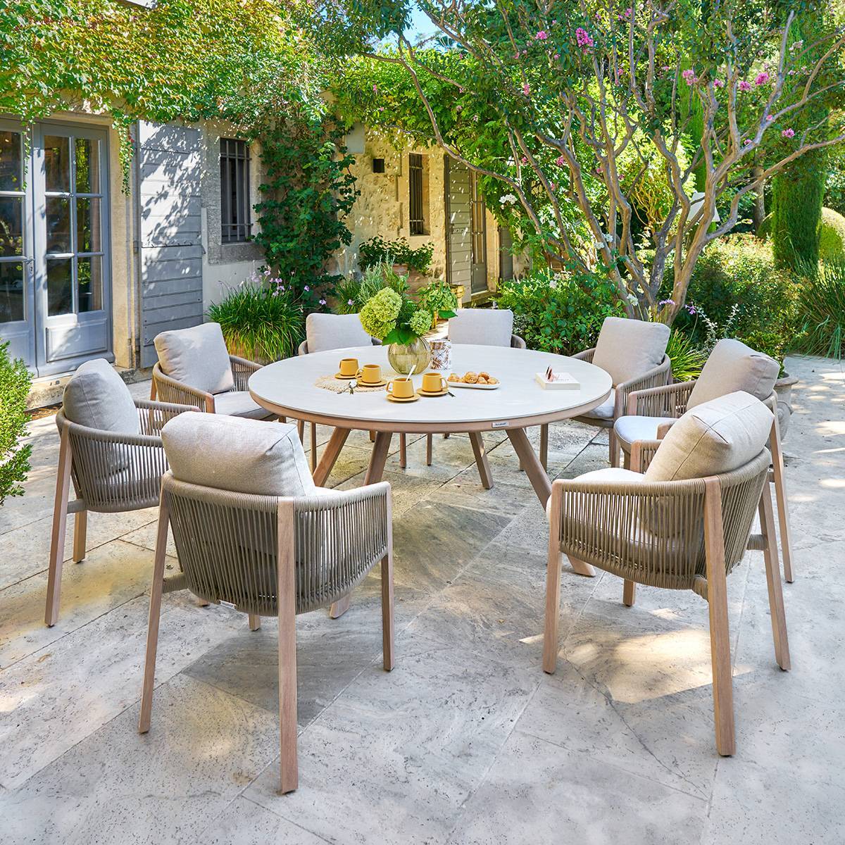 Table de jardin Nelora 8 places ronde beige