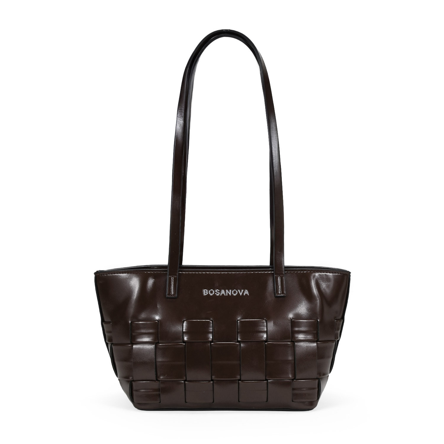 Bolso de hombro marrón con trenzado