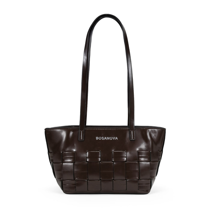 Bolso de hombro marrón con trenzado