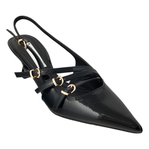 Dècolletè slingback verniciate con tacco basso a rocchetto e fibbiette