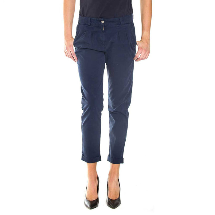 PANTALONE CHINOS IN GABARDINA STRETCH. MOD. T765. Vita regolare e gamba comoda.