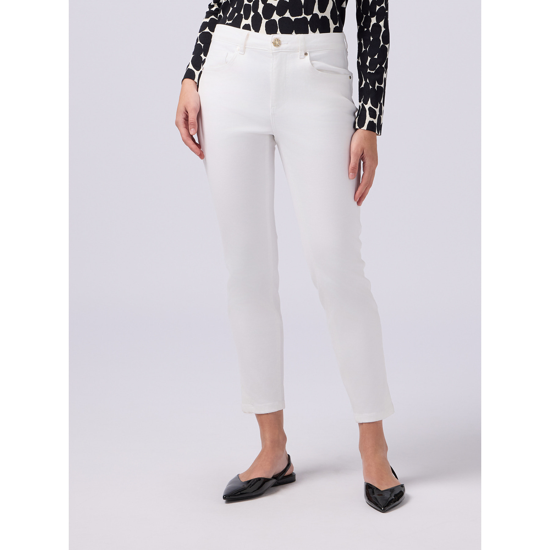 Oltre - Pantaloni skinny in cotone e tencel con bottone gioiello - Bianco