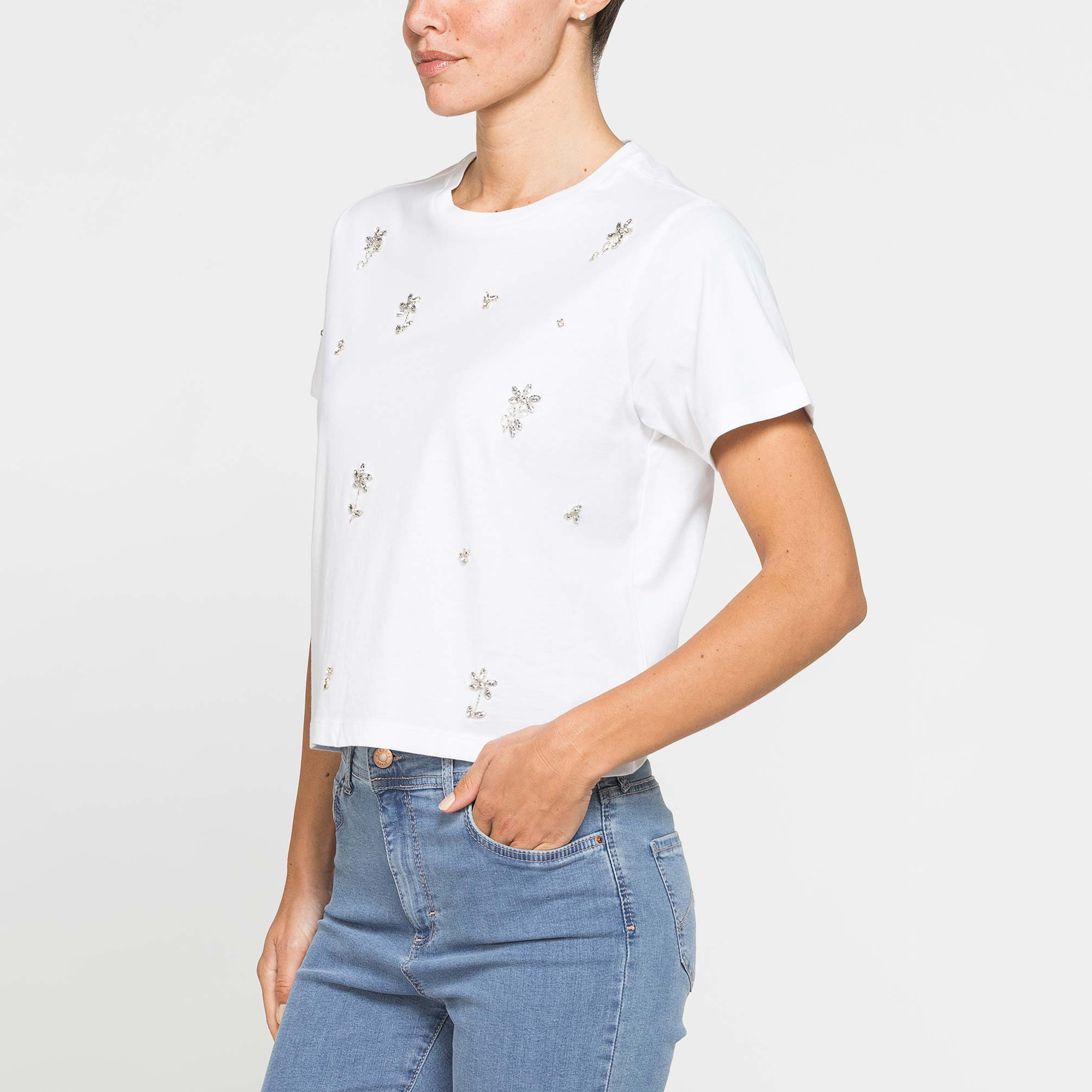 T-SHIRT CON APPLICAZIONI