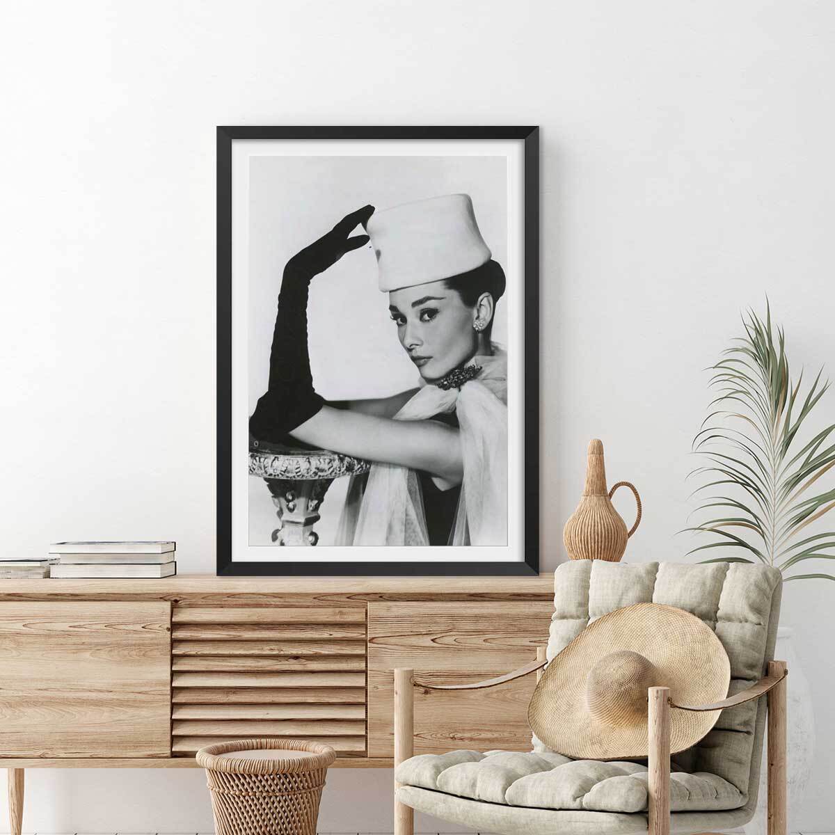Affiche de film avec Audrey Hepburn Affiche sous cadre noir