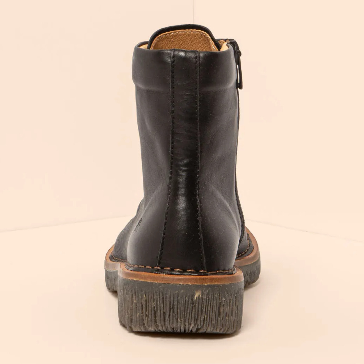 Botines N5572 SOFT NAPPA BLACK/VOLCANO color Black