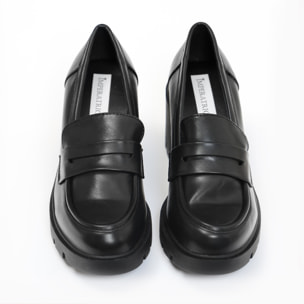 Mocassini in simil pelle con tacco comodo