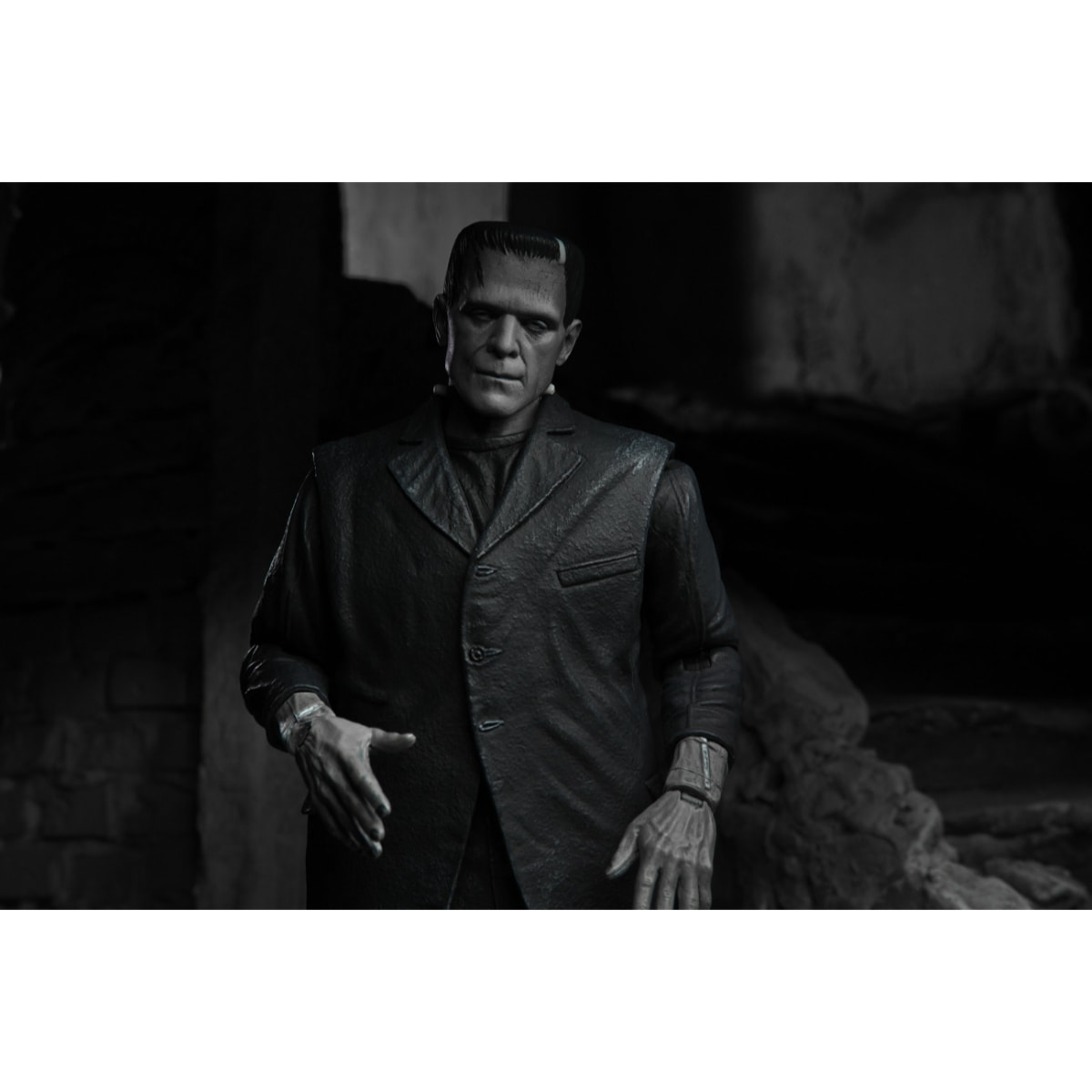 Um Ult Frankenstein Monster B/w Af Action Figura Neca 18cm