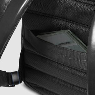 Piquadro Zaino personalizzabile porta pc e iPad® con protezioni antiurto e RFID e tasca per AirPods®