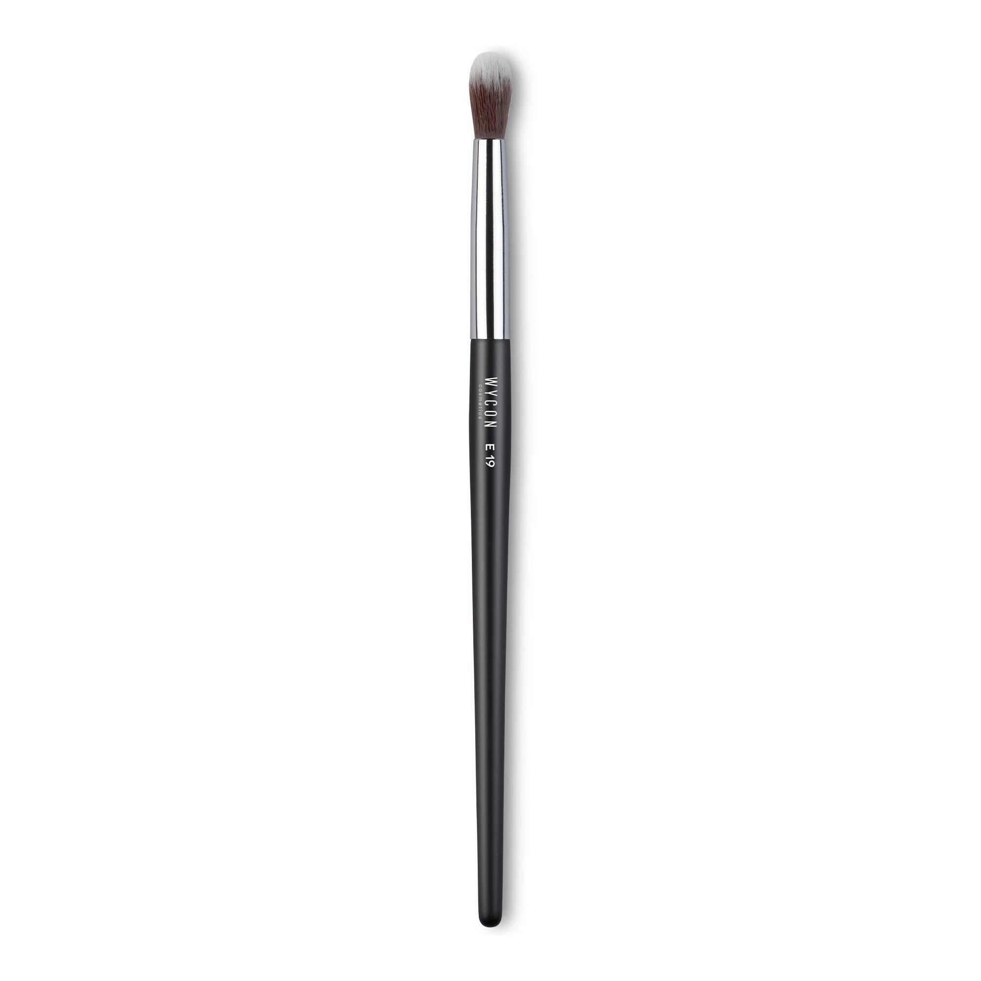 E19 EYE-CONIC BLENDING BRUSH Pennello occhi in pregiate setole sintetiche
