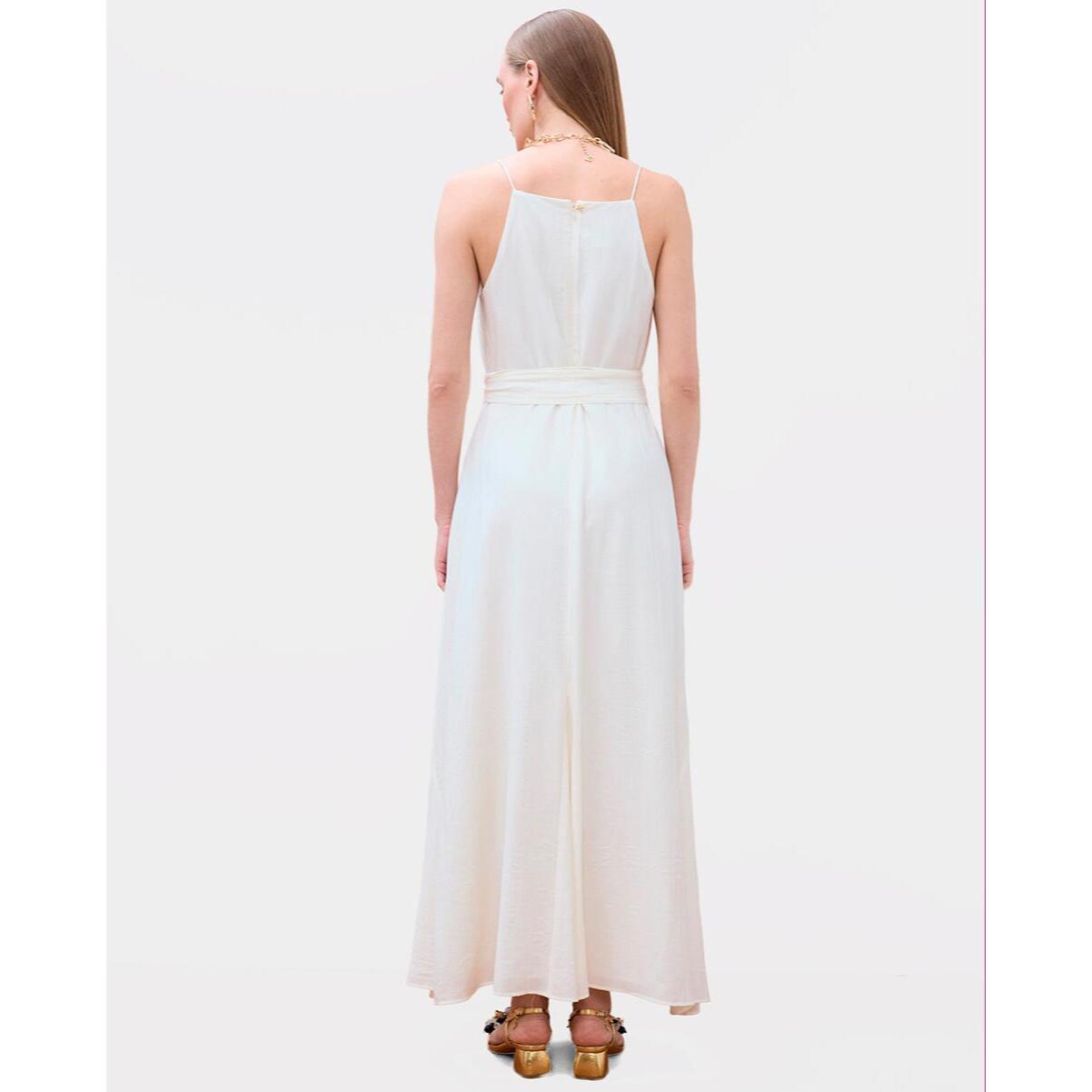 abito con spalline sottili e scollatura dritta