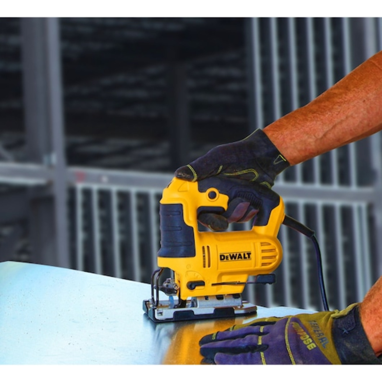 Scie sauteuse 650W à poignée supérieure- DEWALT - DWE349-QS