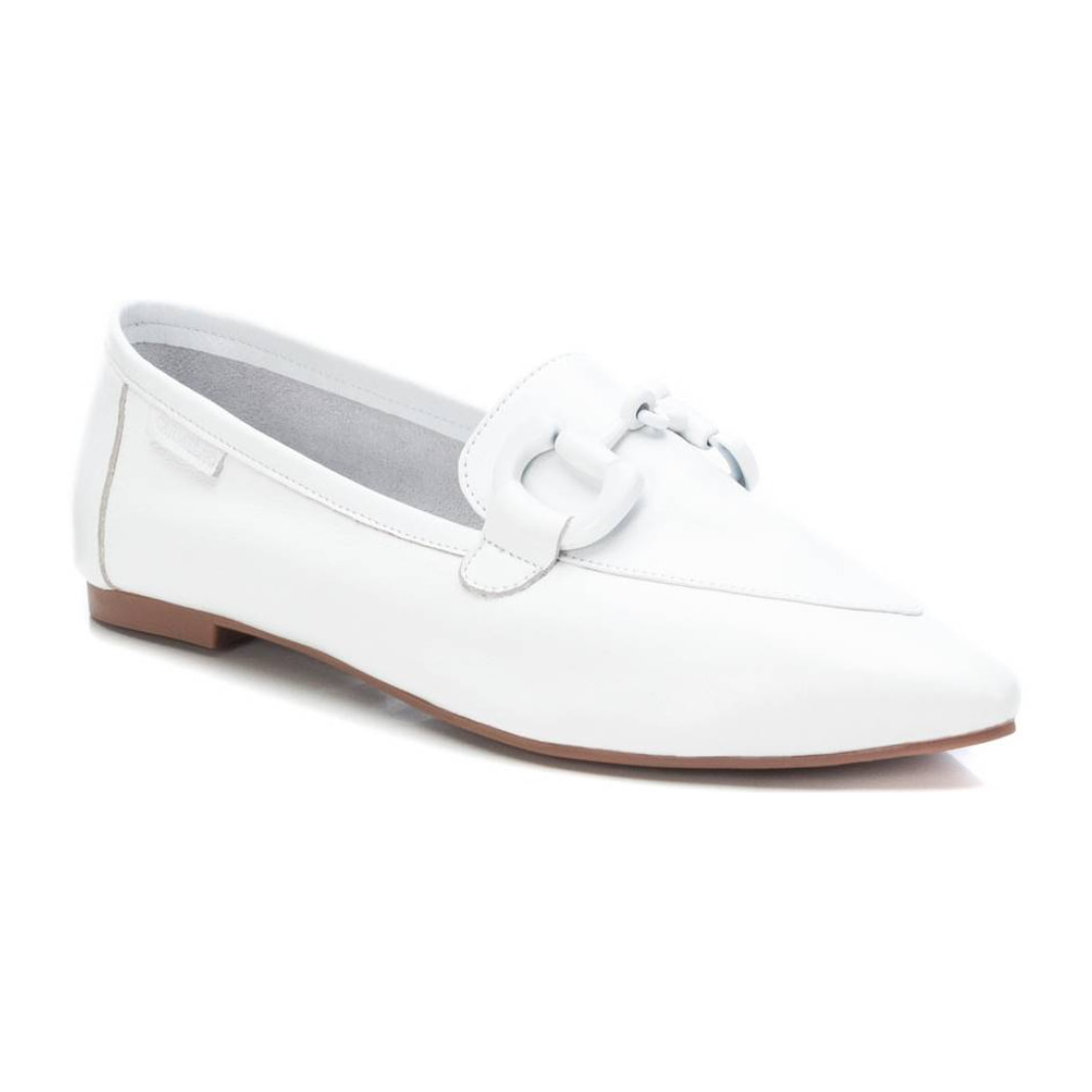 Zapato mocasín de piel blanco