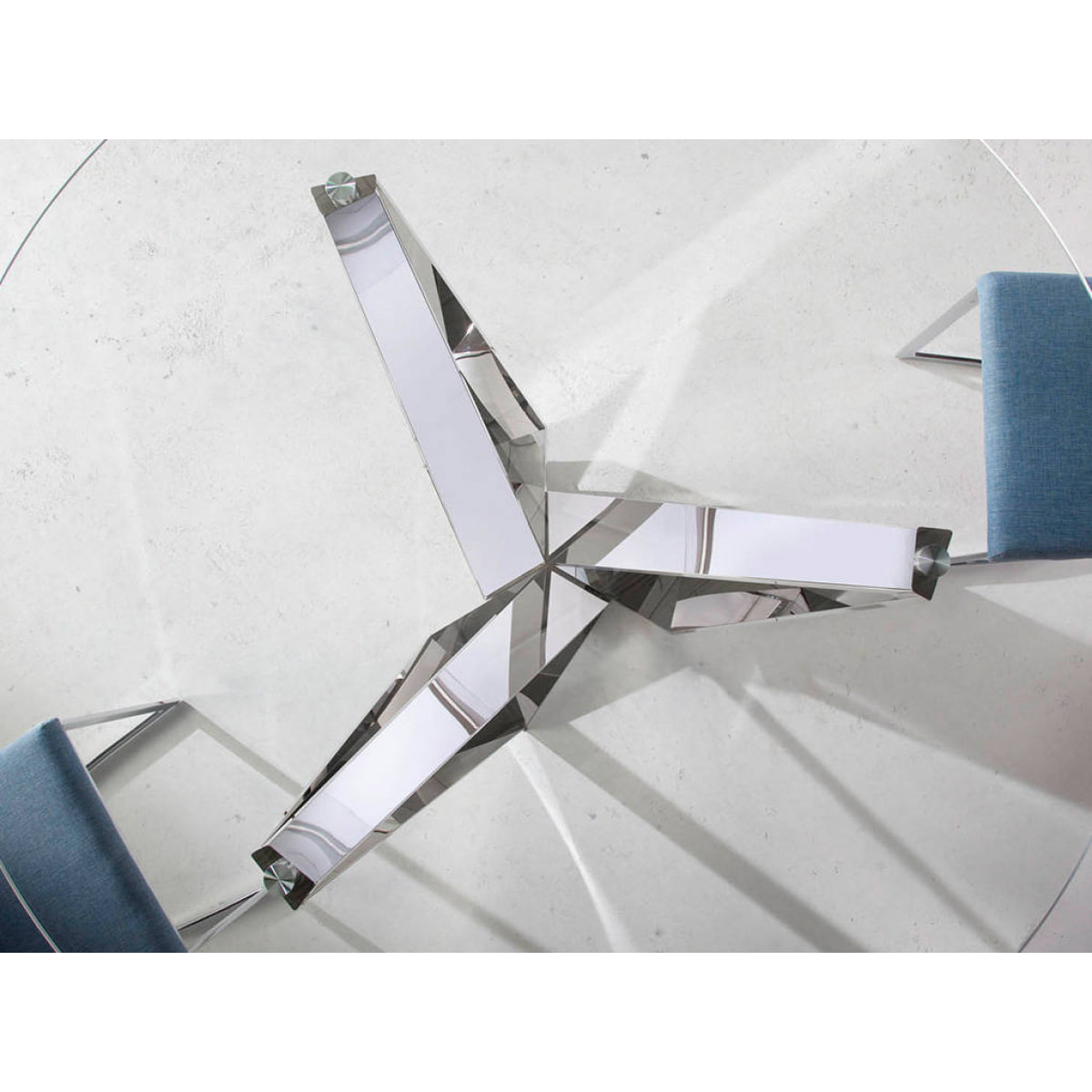 Mesa de Angel Cerda de cristal y acero 150x150x75cm