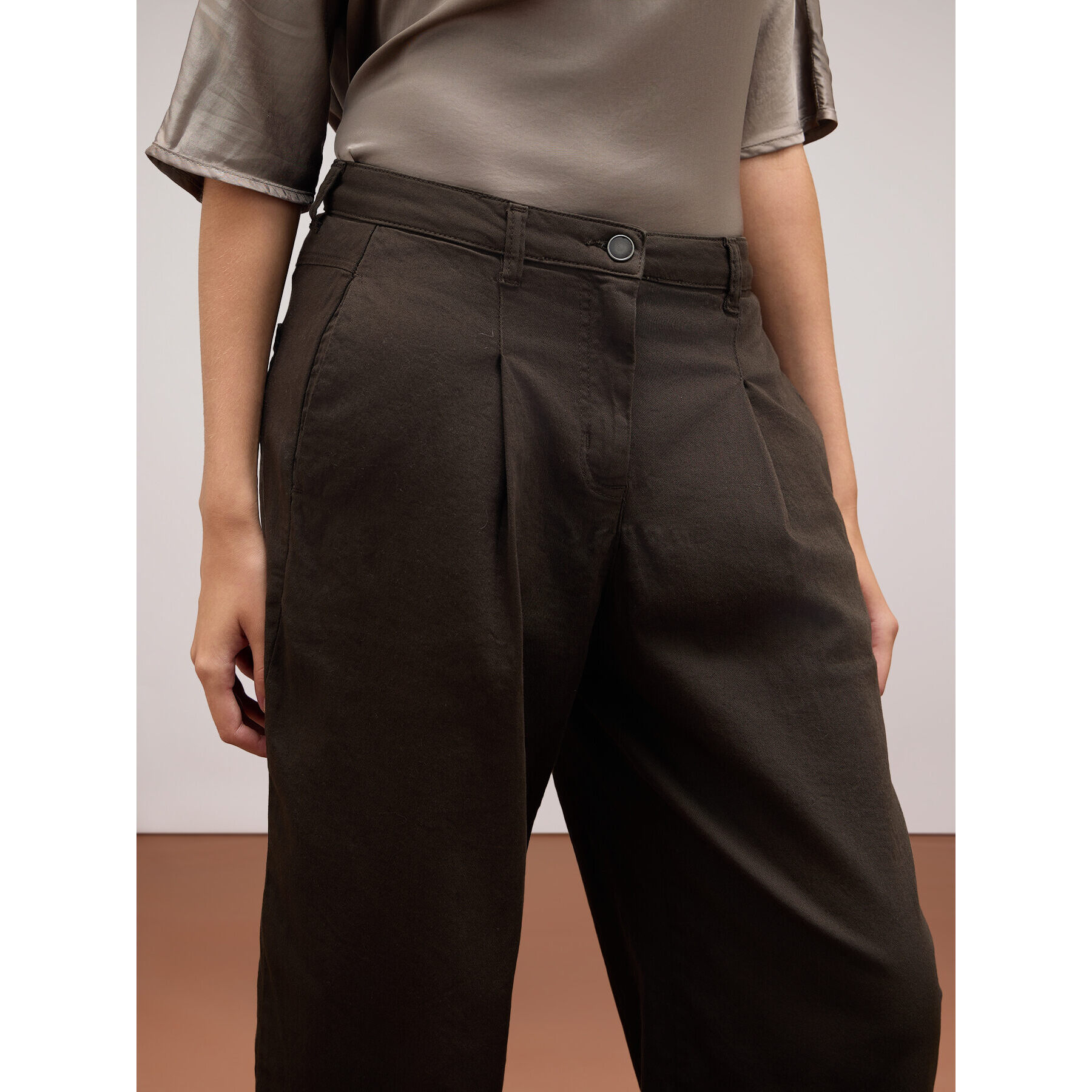 Oltre - Oversized carrot trousers in cotton - Marrón