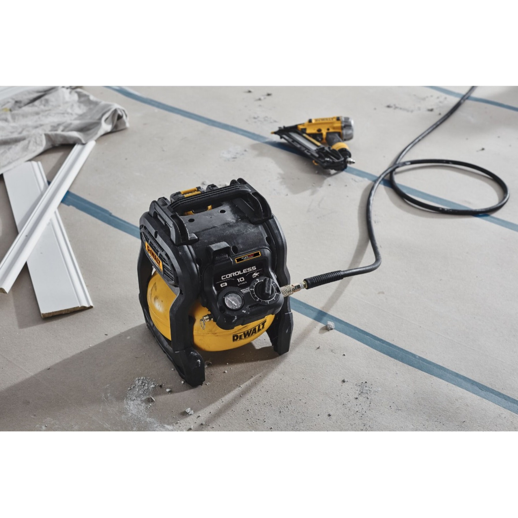 Compresseur DEWALT 10L XR 18V ADVANTAGE - sans batterie ni chargeur - DCC1018N-XJ
