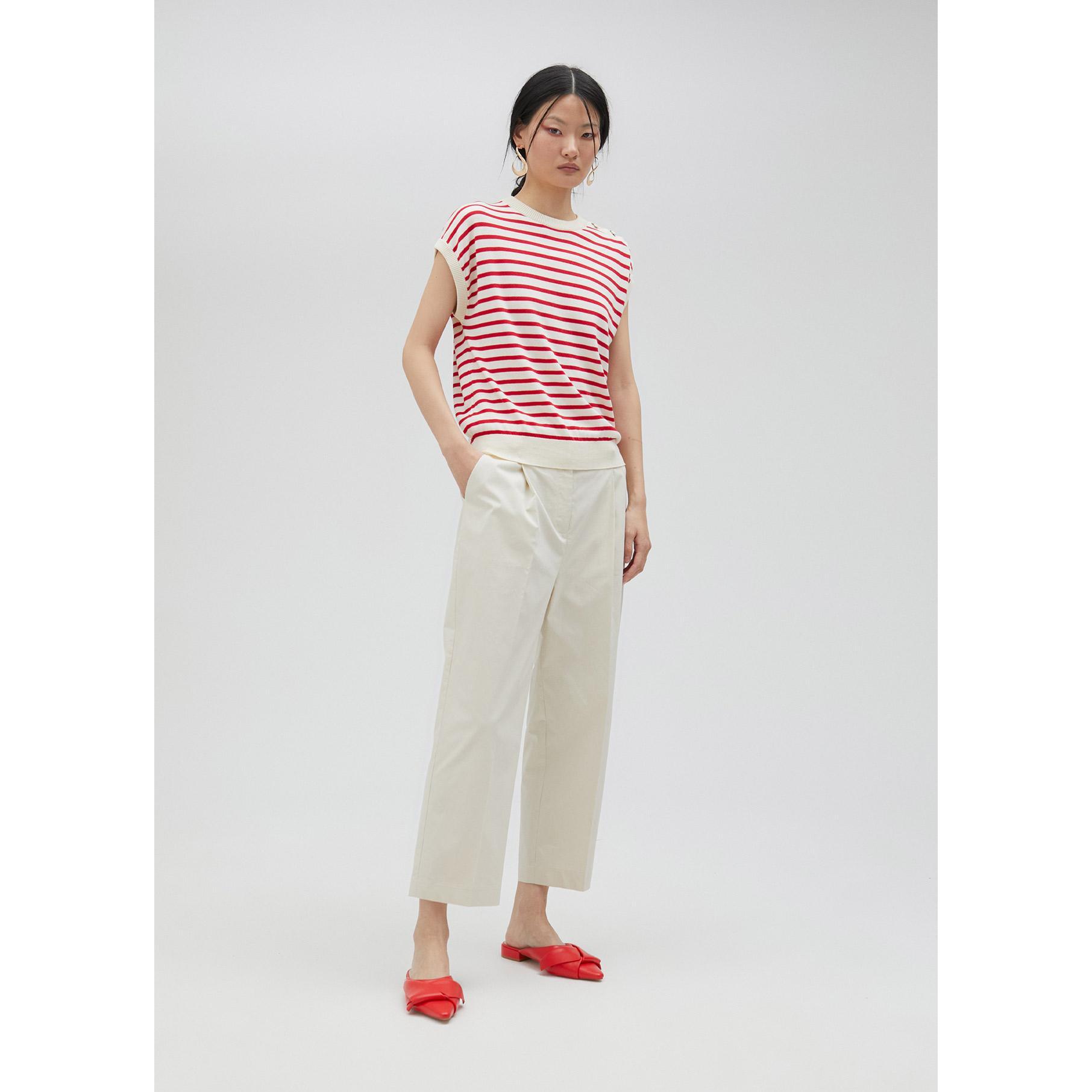 Top a righe con occhielli