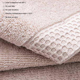 Juego de toallas nidus (30x50cm + 50x100cm + 90x150cm) 100% algodón en color crema con logo bordado scalpers home