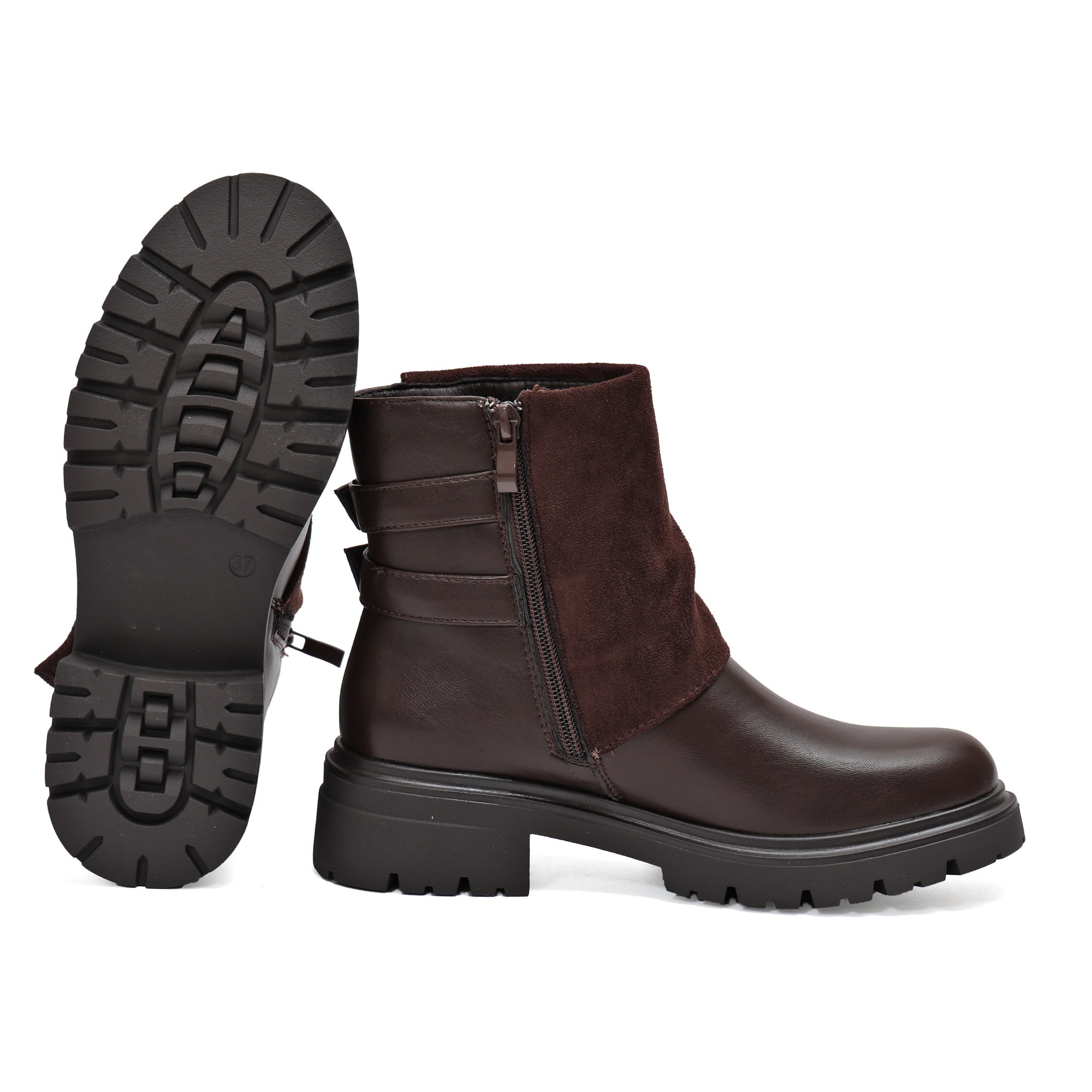 Stivaletto in simil pelle con cinturini e pelle camosciata