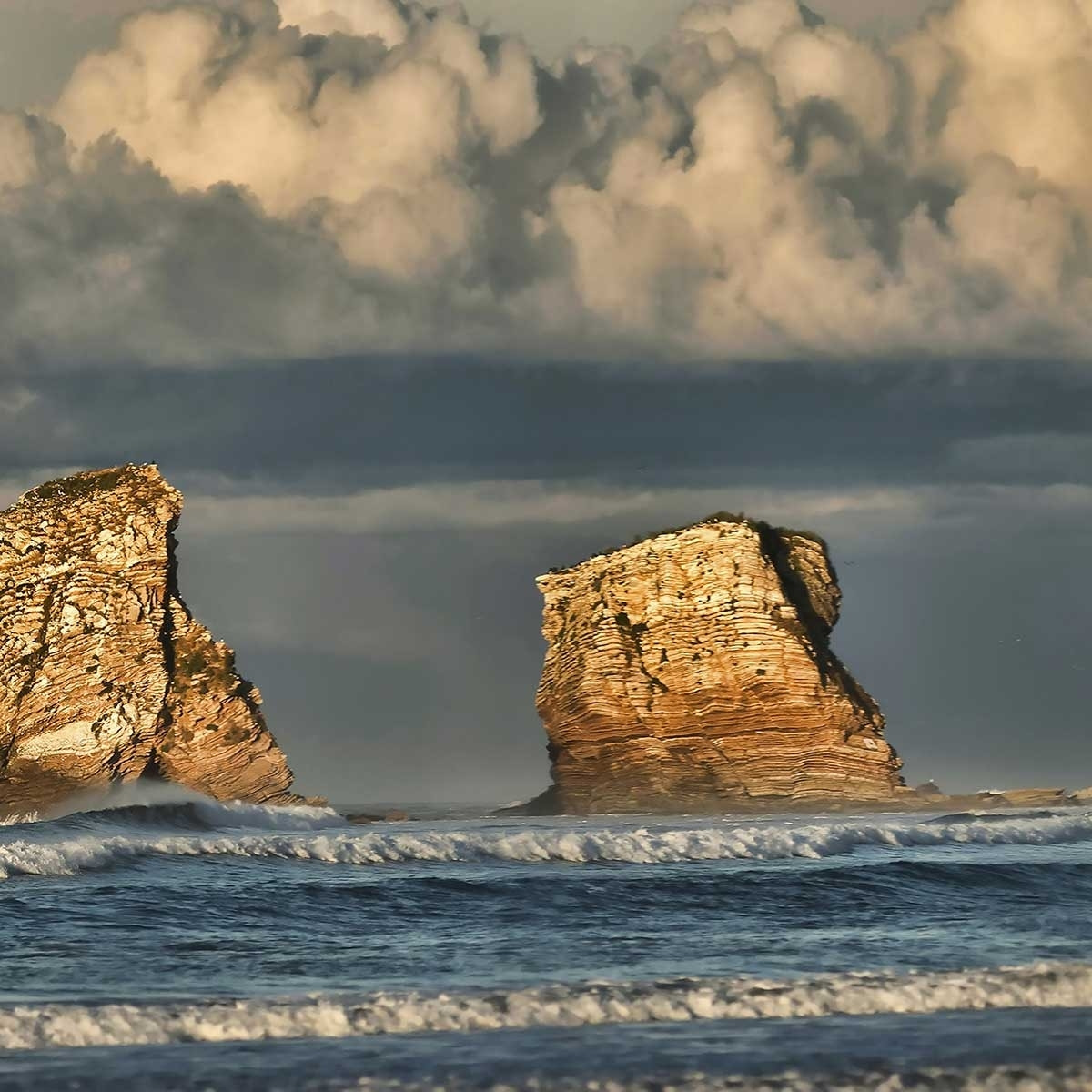 Tableau plage d'hendaye et les rochers des 2 jumeaux Toile imprimée