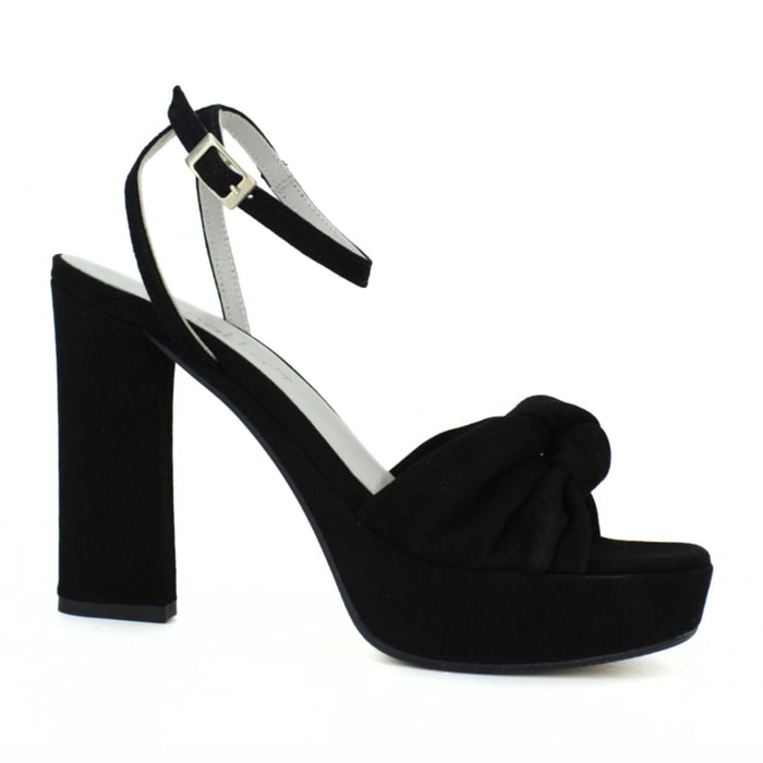Sandalia plataforma con anilla al tobillo. Tacón 9 cm