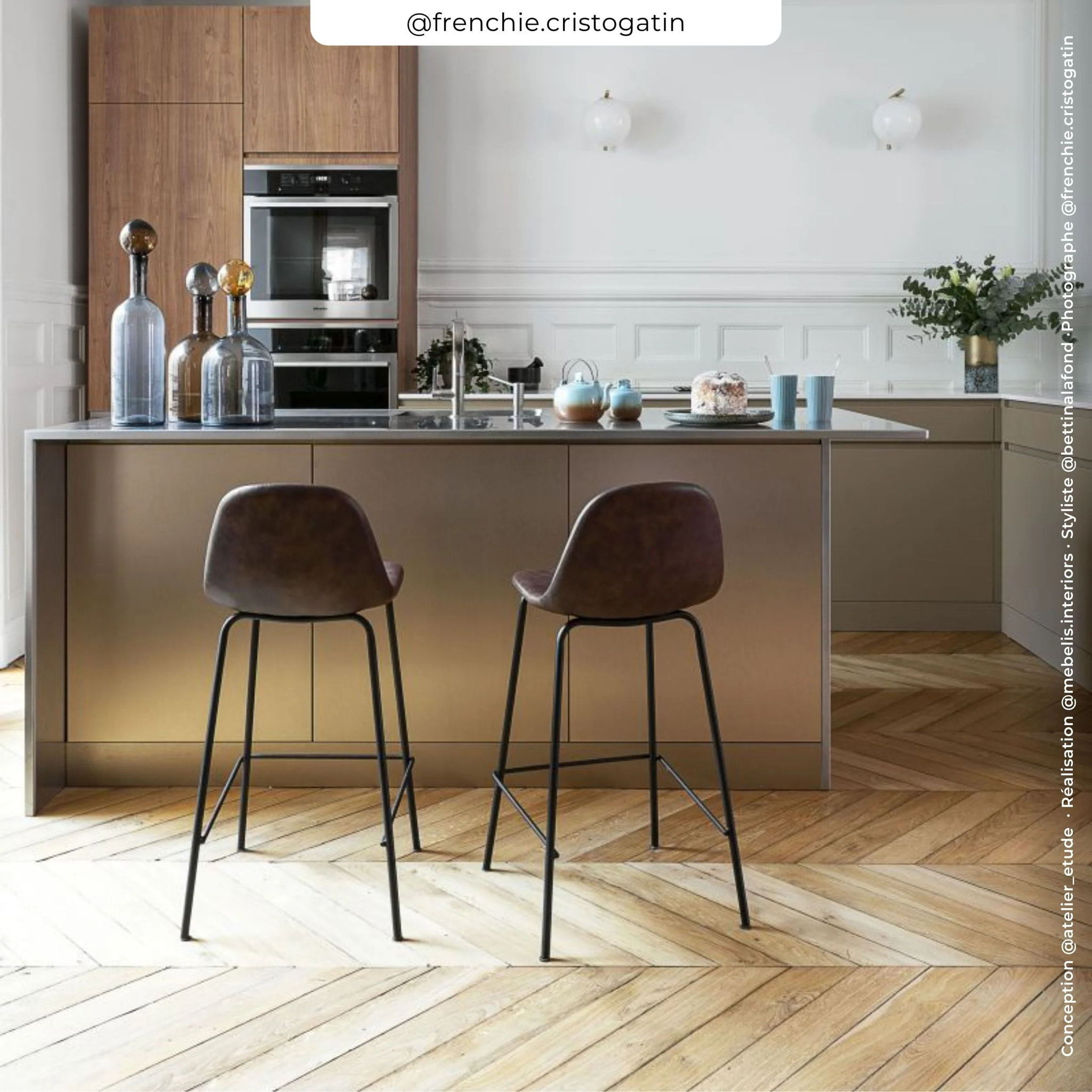 Lot de 2 chaises pour îlot central 65 cm en cuir synthétique marron - Henrik