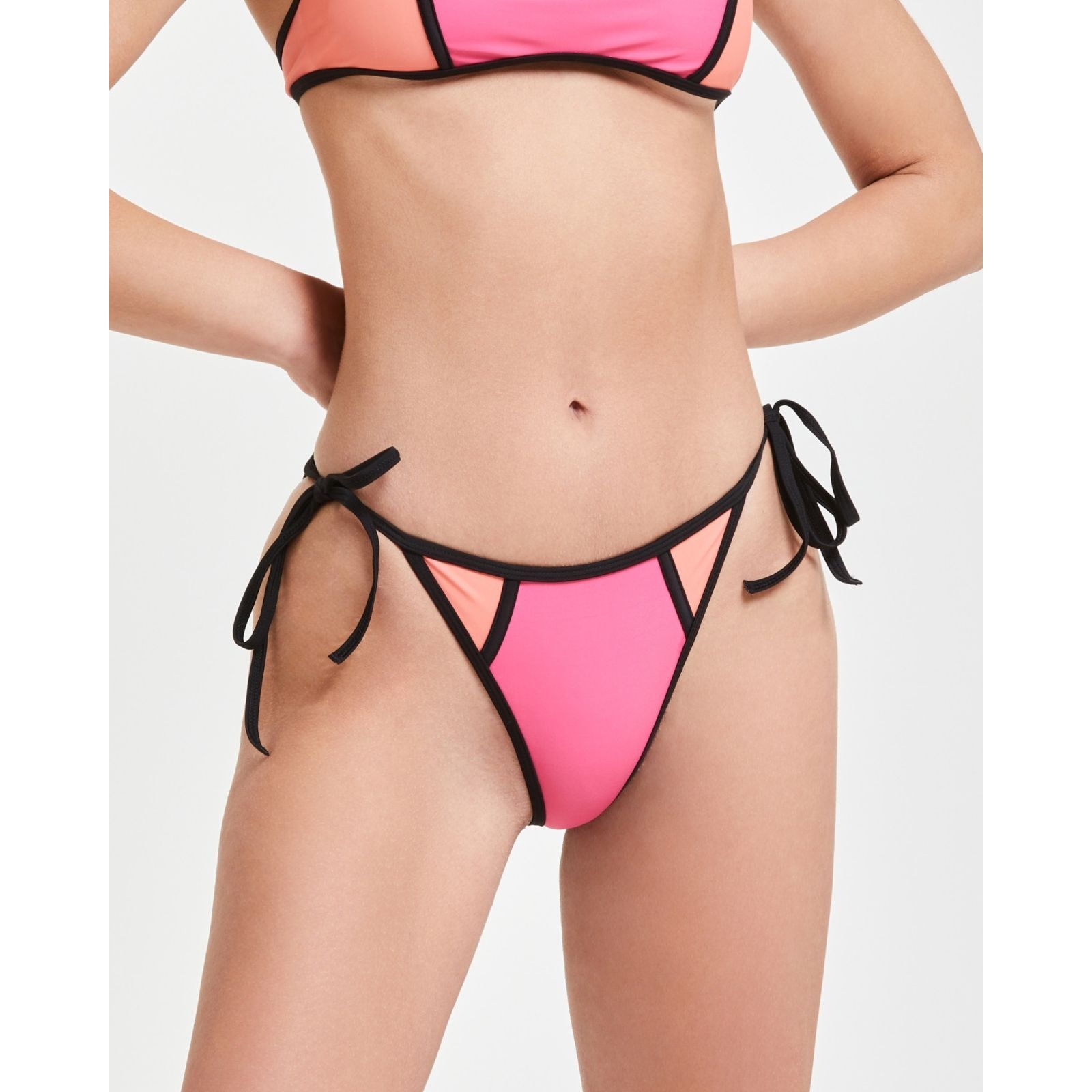 Pompea x Silvian Heach slip bows