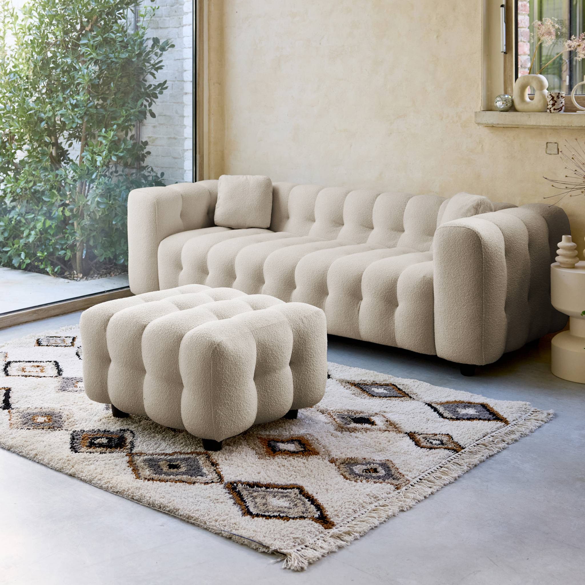 Pouf, repose-pieds pour canapé 3 places Leon bouclette texturée LEON