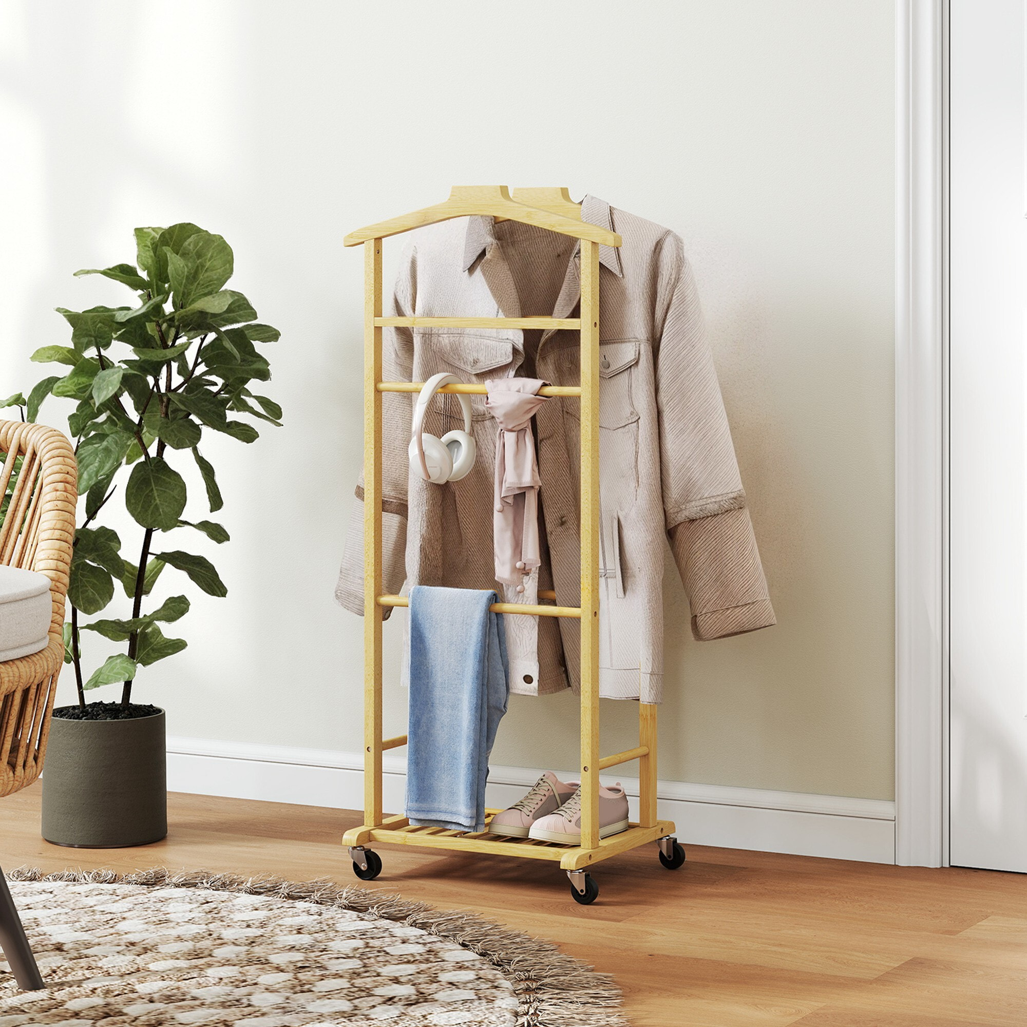 Galán de Noche de Bambú, Perchero con Ruedas, Colgadores de Ropa, Barras para Pantalones, Bandeja y Zapatero, Perchero Burro para Dormitorio, Pasillo, 47x33,7x105,5 cm, Natural