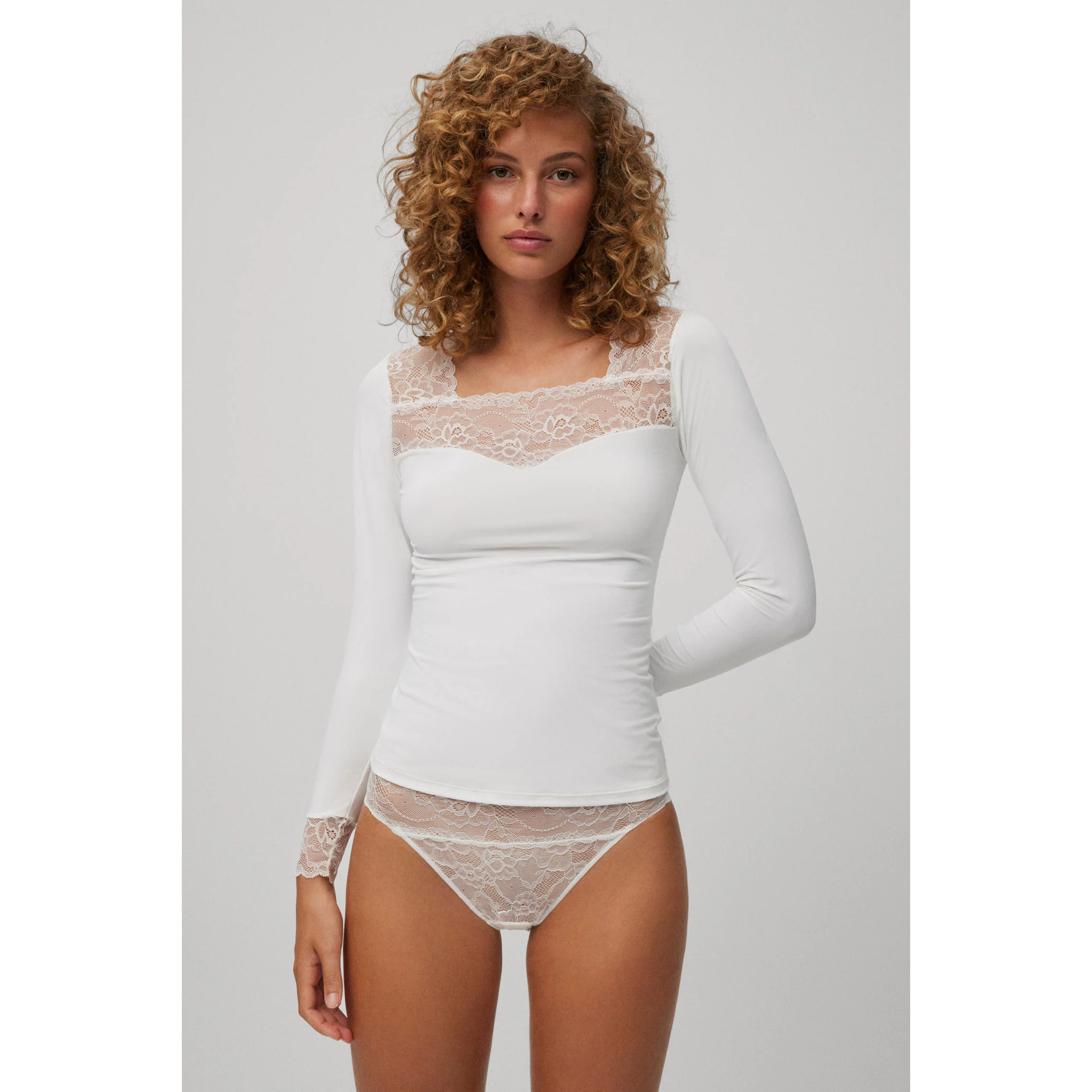 T-shirt a maniche lunghe con dettagli in pizzo avorio