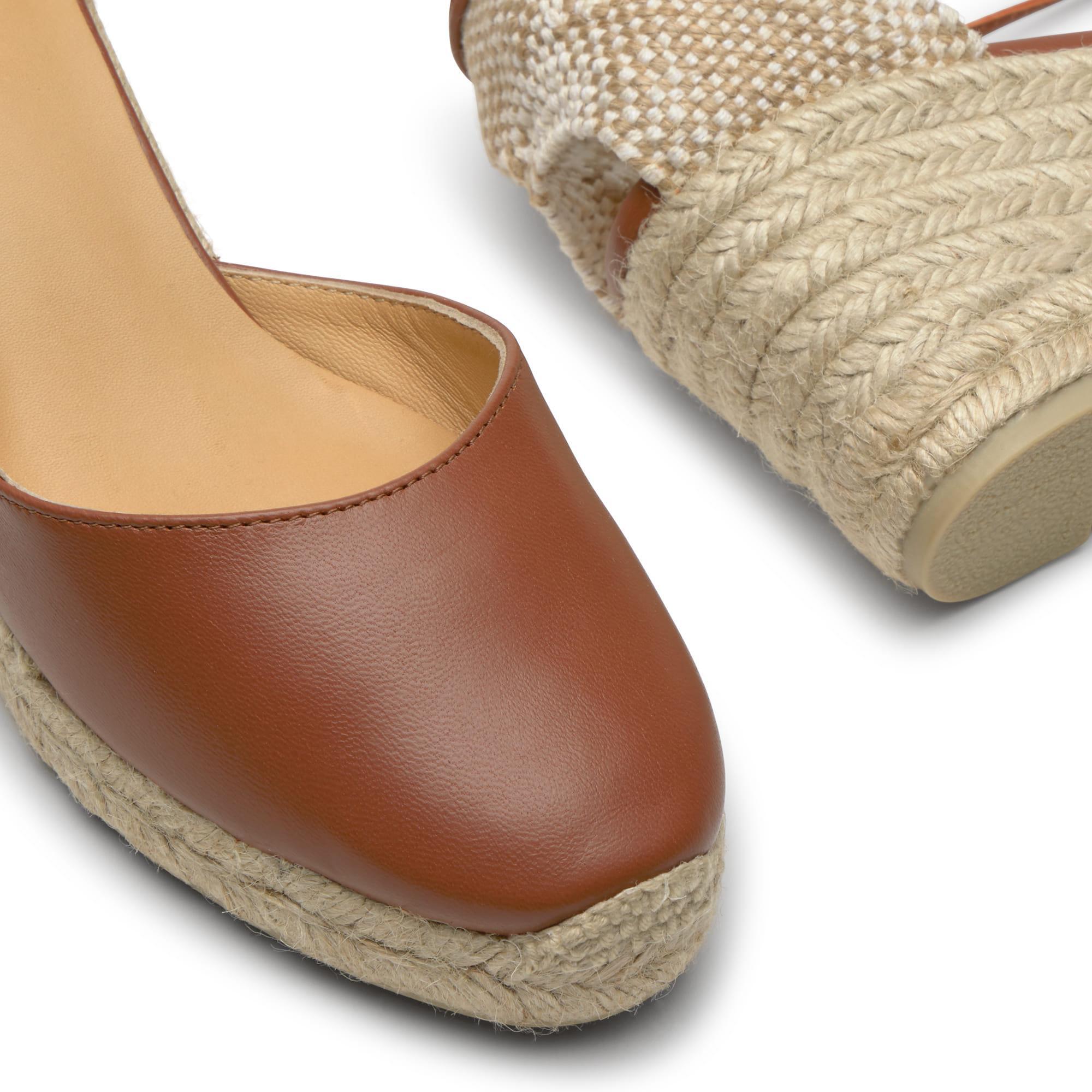 Alpargatas de cuña media de mujer Carina en cuero con cierre de cintas
