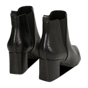 Ankle boots neri stampa vipera, tacco 6 cm