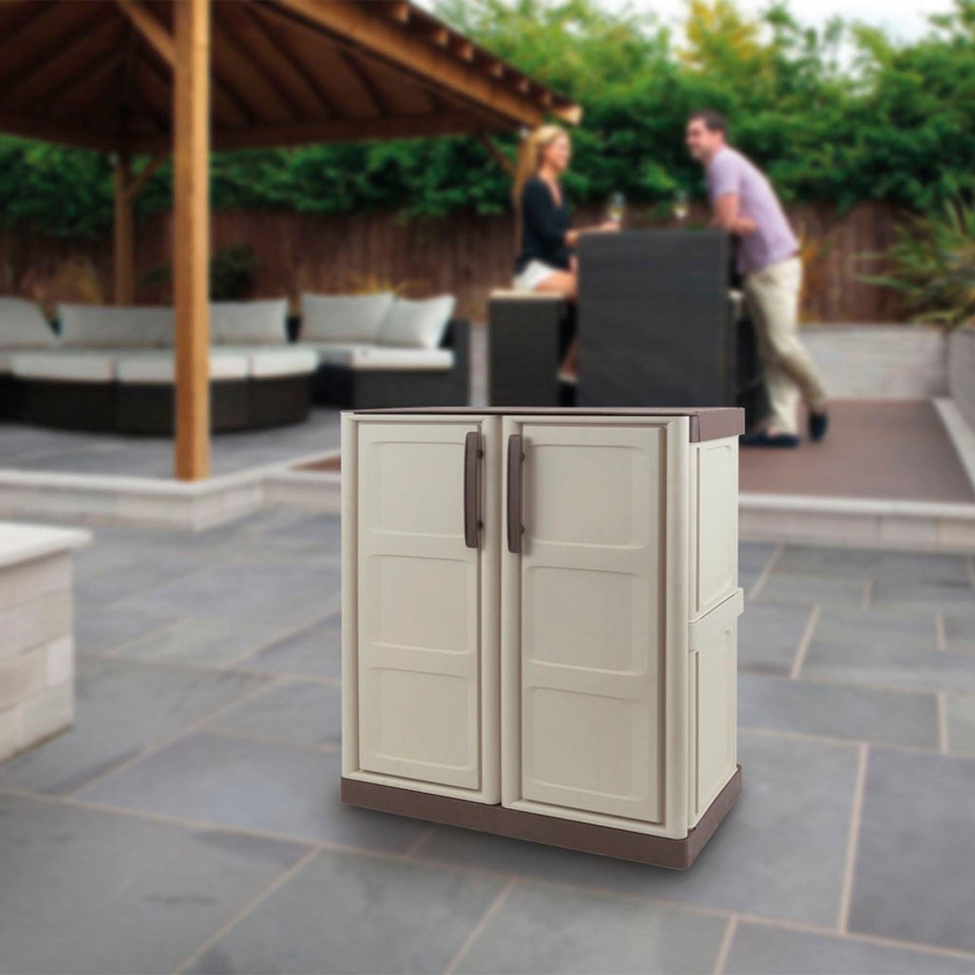 Armario de media altura en pp, material reciclable y ecológico, equipado con bisagras y estante ajustable 70x39x85,5cm