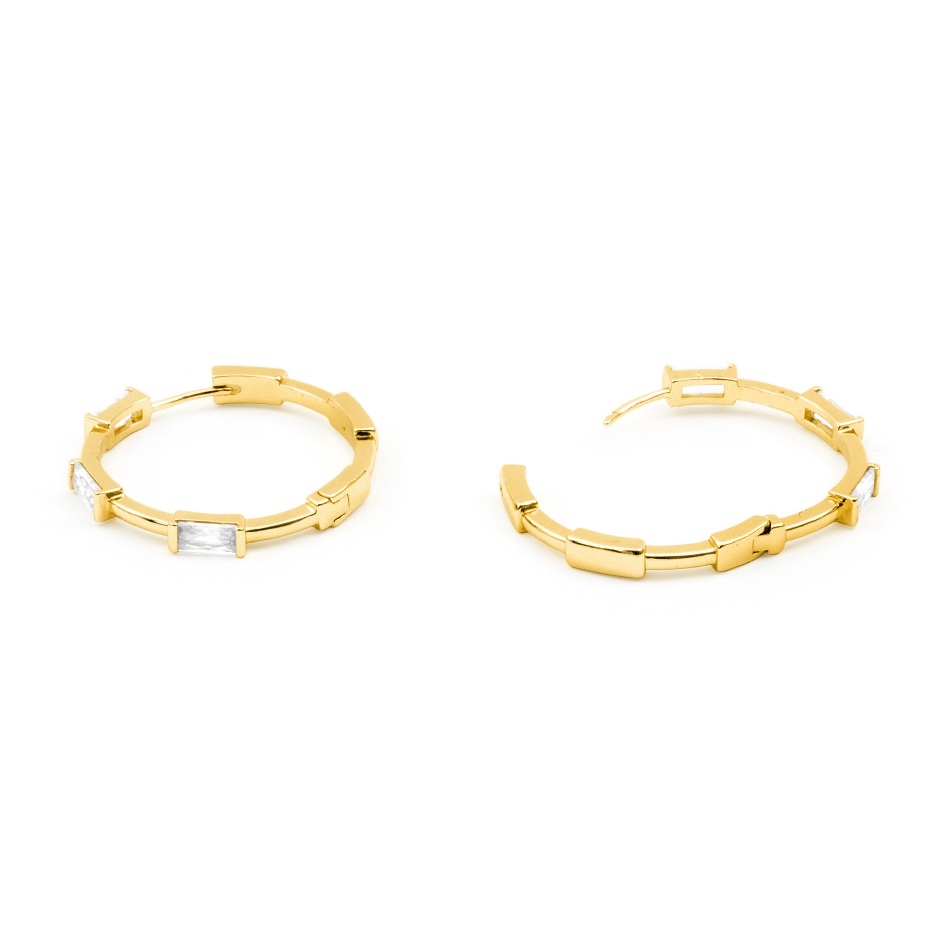 Pendientes de Circonita Brillante acabado en oro amarillo de 18k