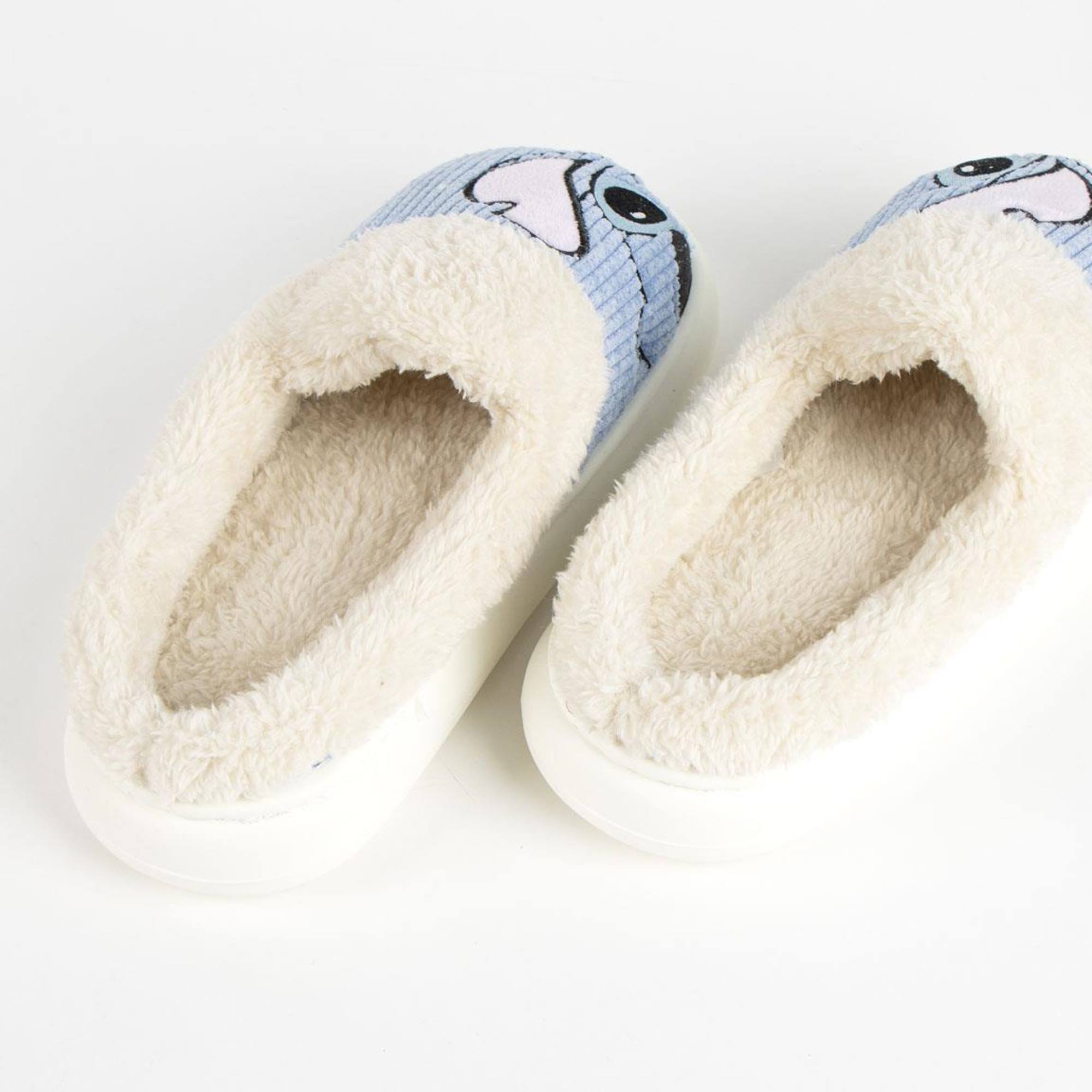 Pantuflas de estar por casa "Stitch"