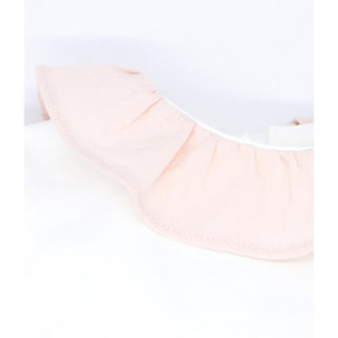 Camiseta body crudo con volante en el cuello rosa.