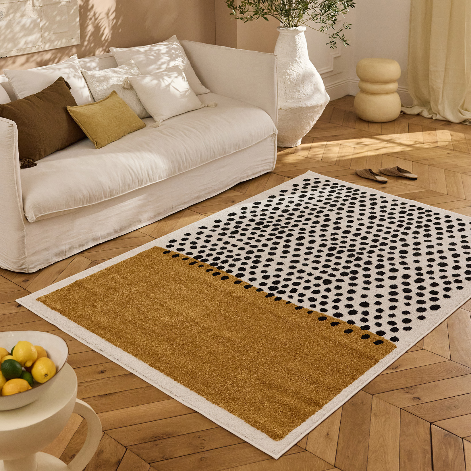PANTONE - Tapis ocre à motif à pois TERRA DEL SOL