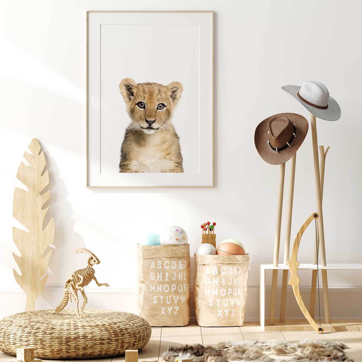 Affiche enfant bébé lionceau  Affiche + cadre en bois - Chêne