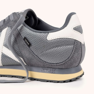 Zapatillas Retro Running Blanco y Gris MUNICH MASSANA MAN 602