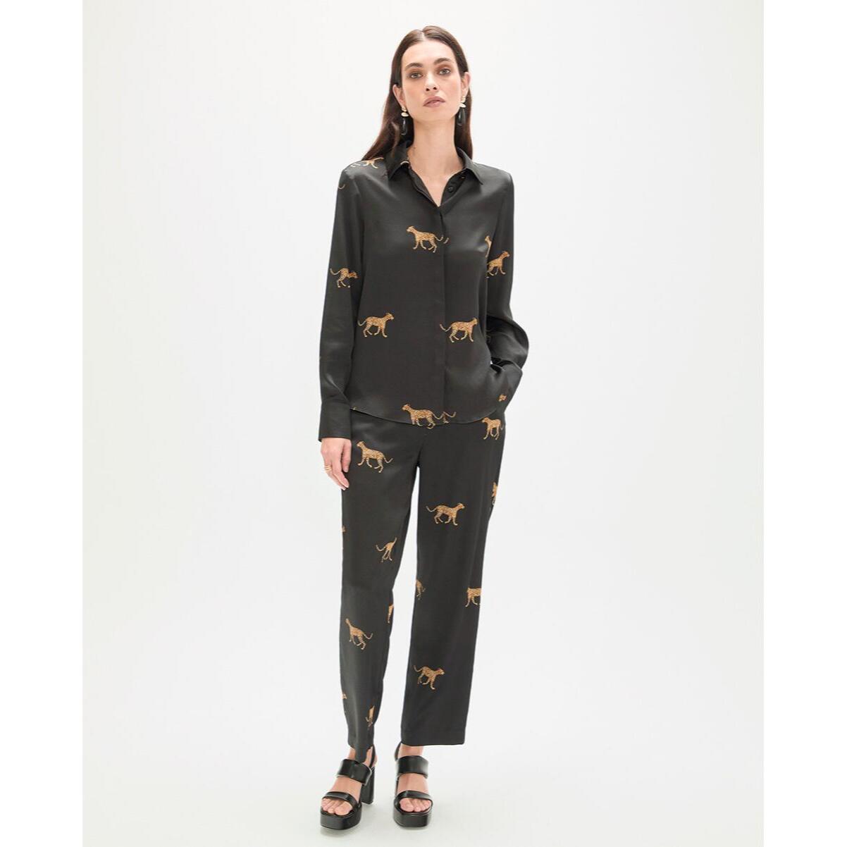 Camicia in raso con stampa leopardata