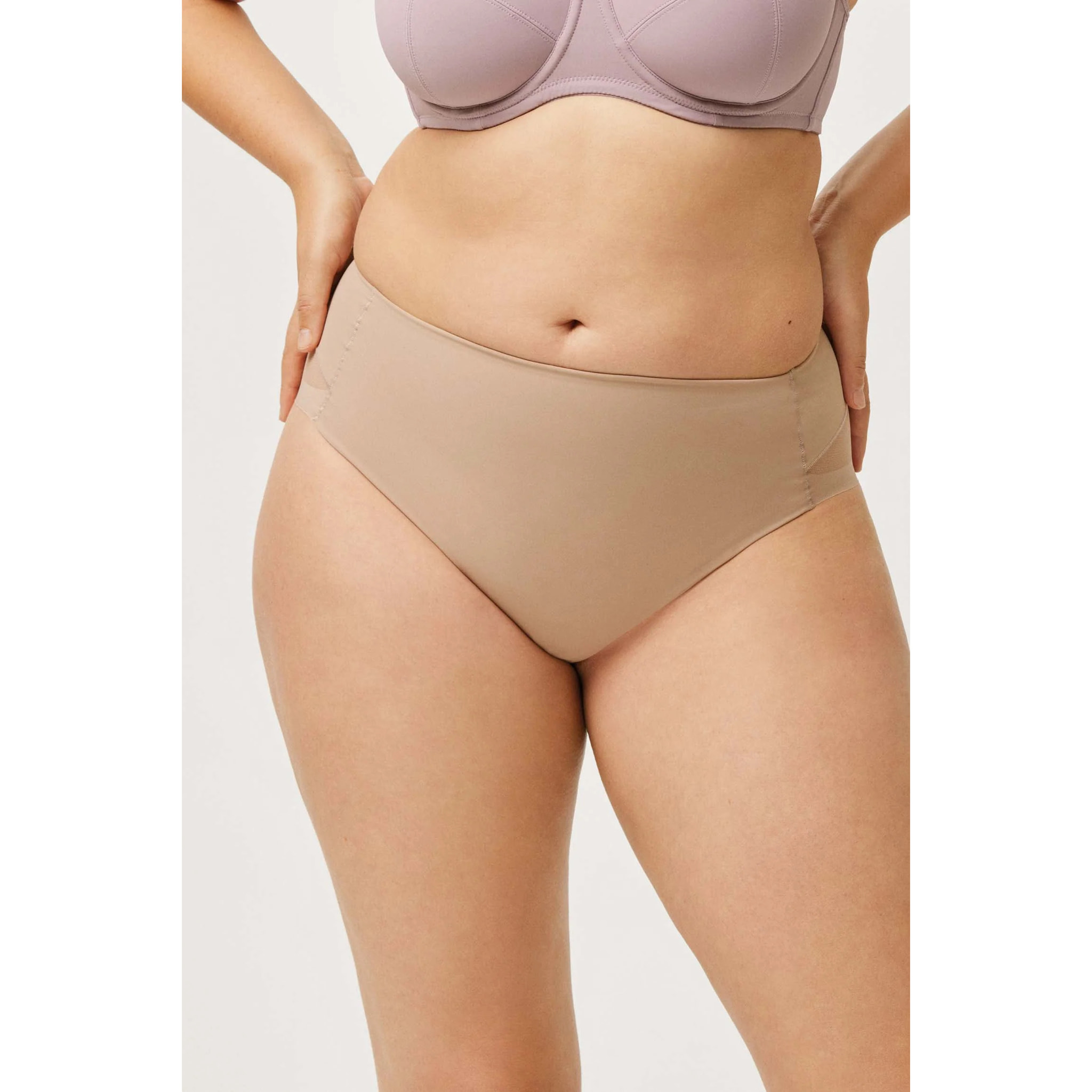 Slip midi snellente in tulle a compressione media con visone